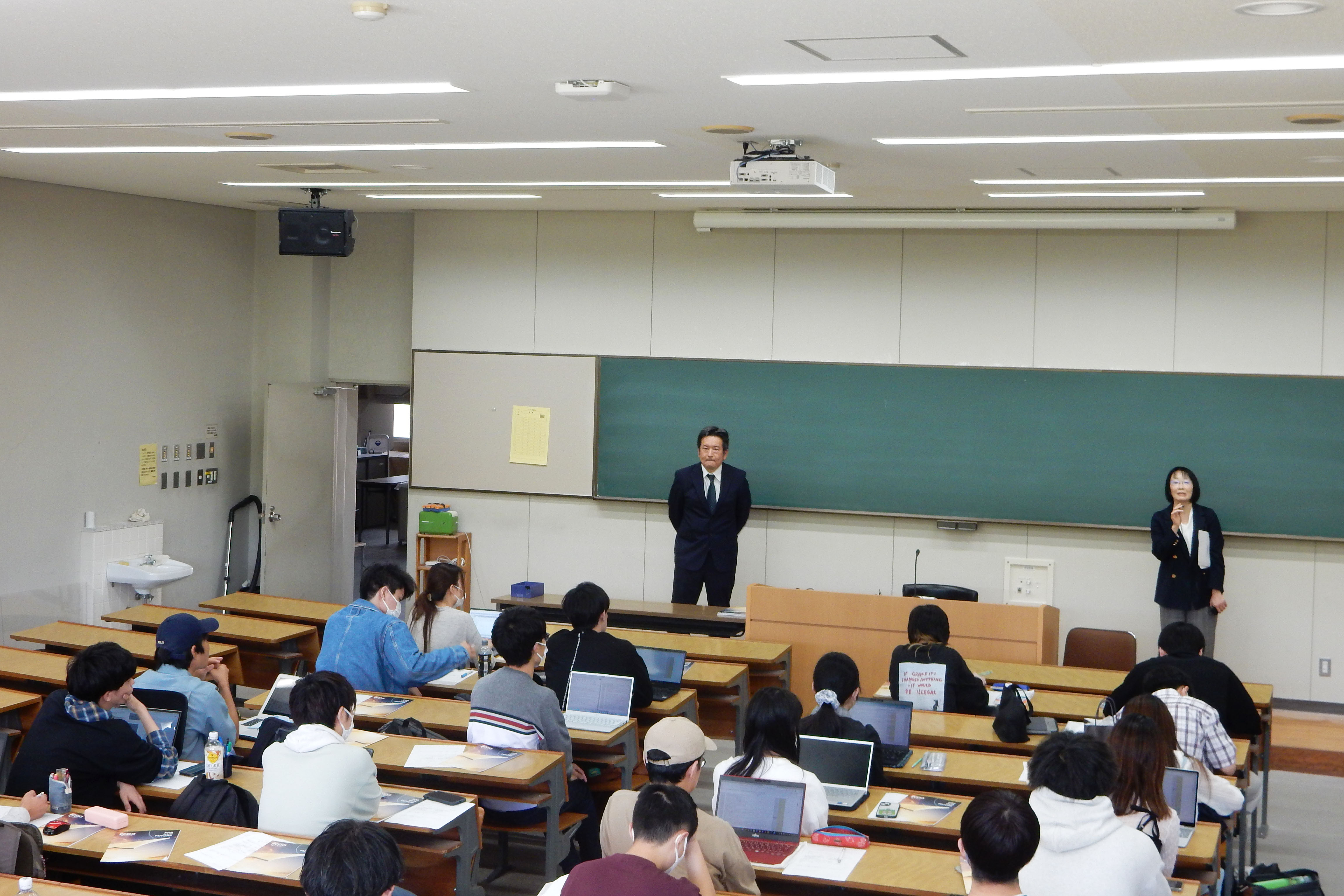 学部の様子