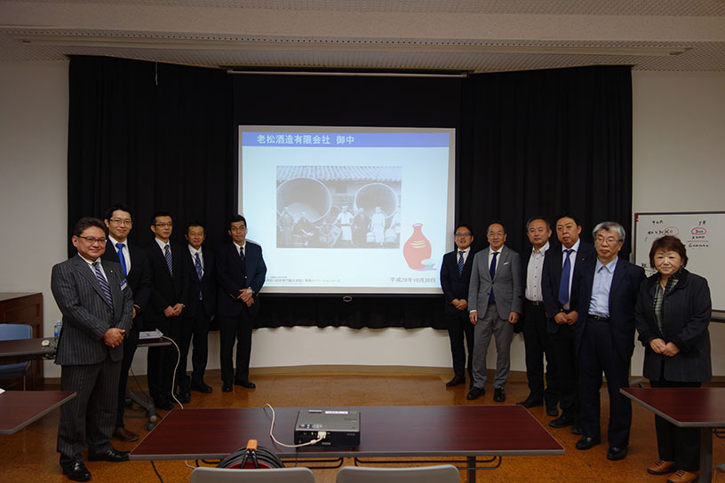 報告会後の集合写真