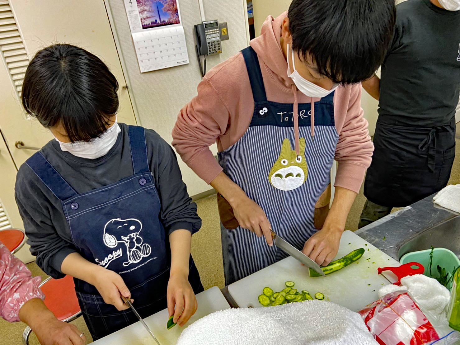 子ども食堂での調理風景