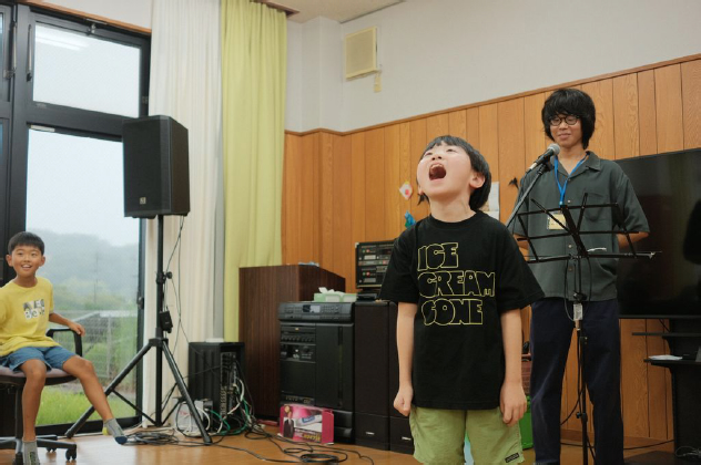 学生案である、大声大会の様子（ため池アクション）