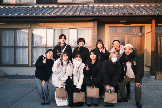 ため池アクション参加学生やHさん、ひろきさんと集合写真を撮りました！