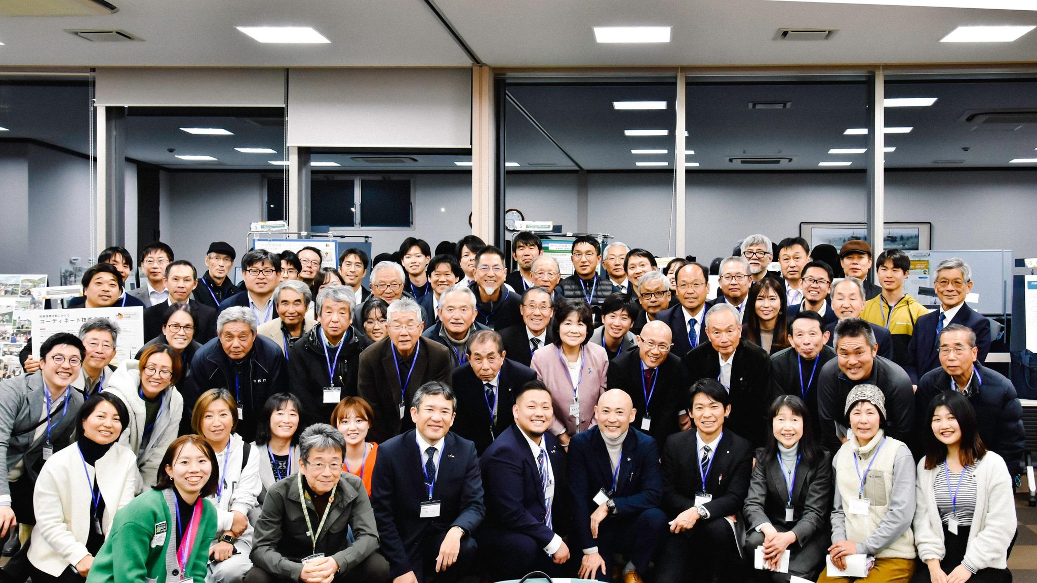 ため池みらい研究所が開催した交流会の様子。様々な年代の人が参加している。