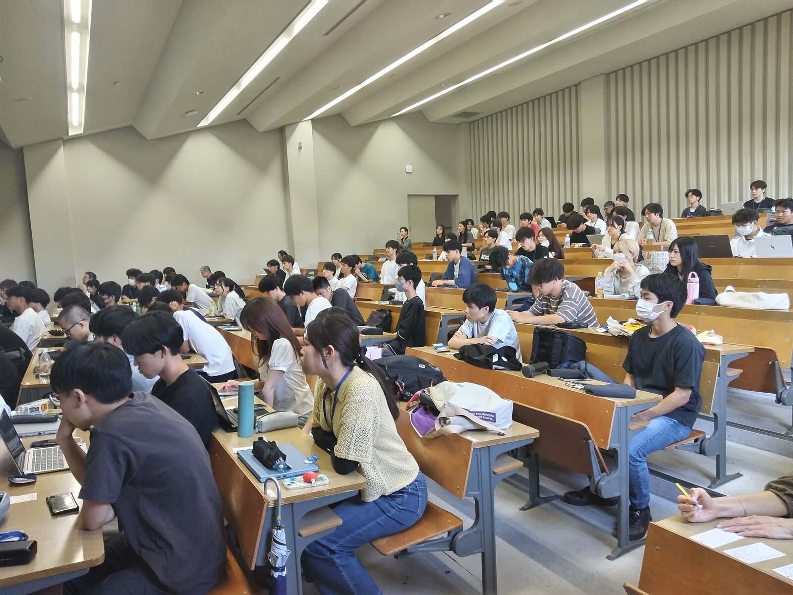 基礎ゼミナール最終発表会の会場写真2